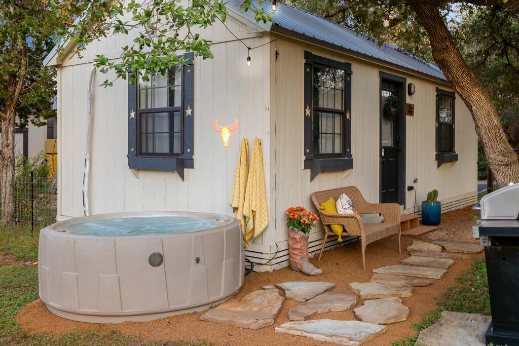 Cabin w/ Hot Tub | Gym | Lake| Sauna + Cold Plunge