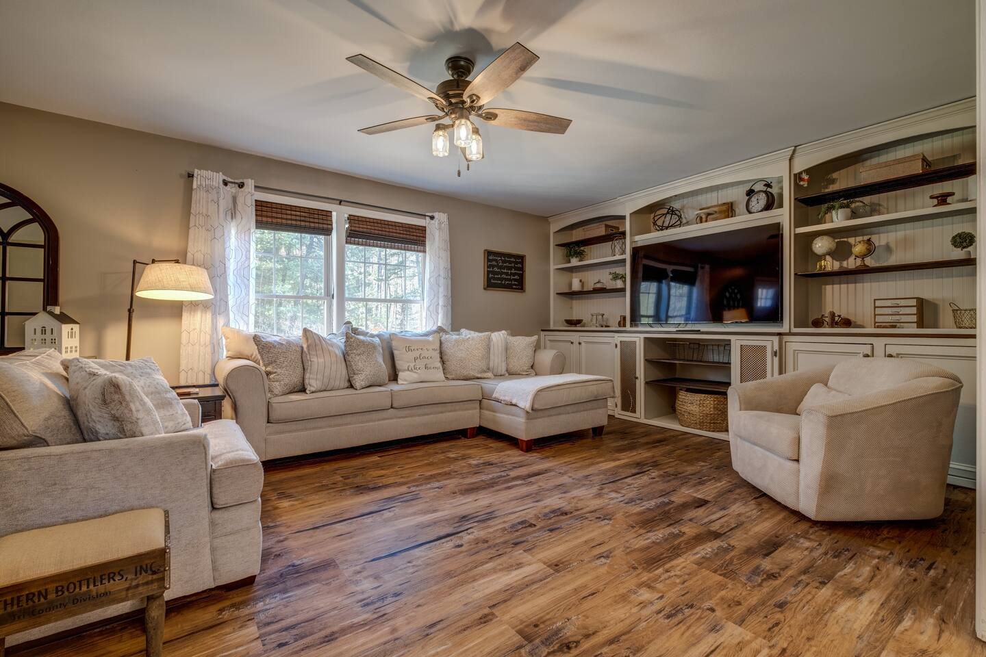 Hot Tub, Fenced Yard, Dog Friendly, Sleeps 10!