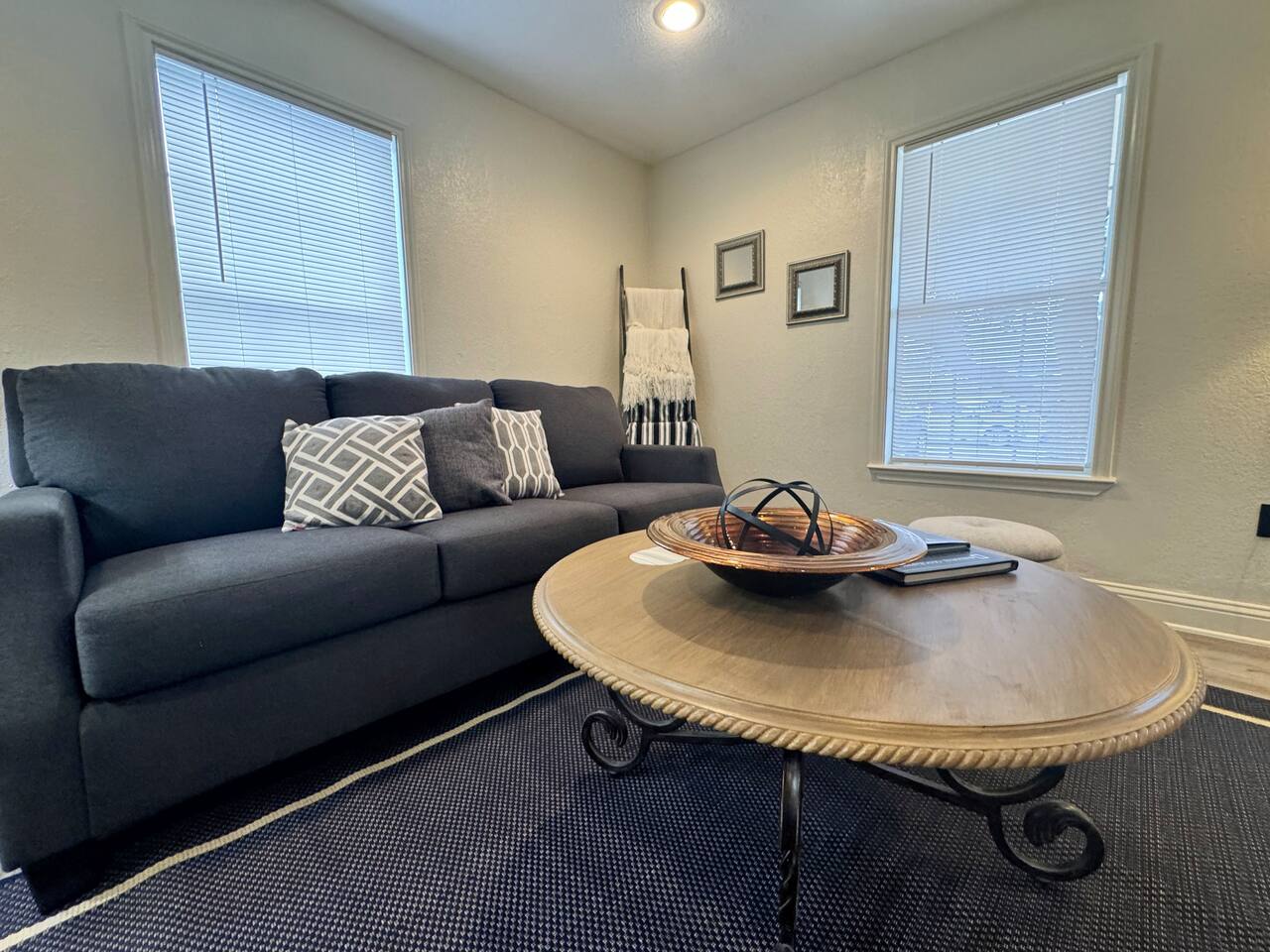 Park Place-2BR/1BA Home 4 Professionals