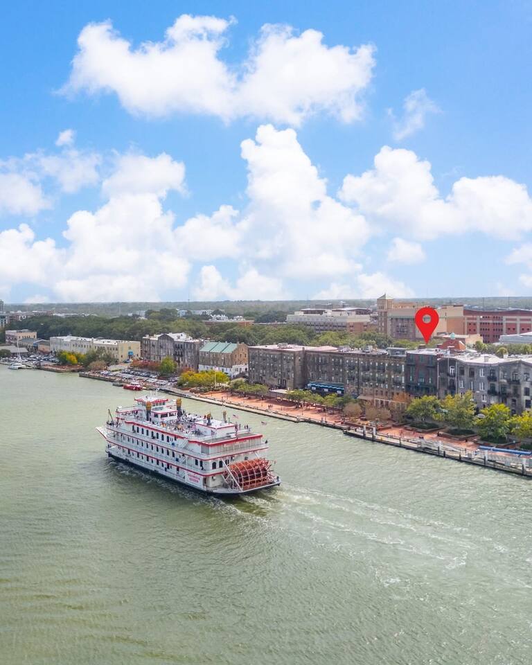 River St.| Pink Xmas | Girls Trip|Food|Shopping