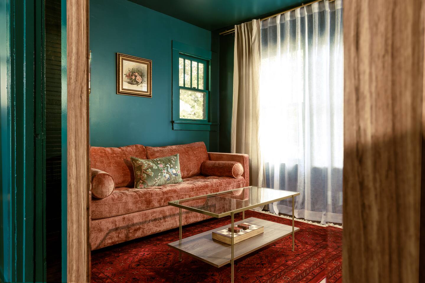 The Heron: Peaceful East Hill Escape