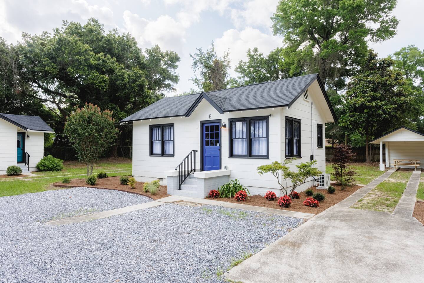 The Peacock: Artsy East Hill Getaway