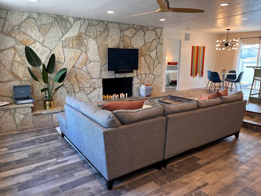 Beautiful Modern Home with Cozy Ambiance