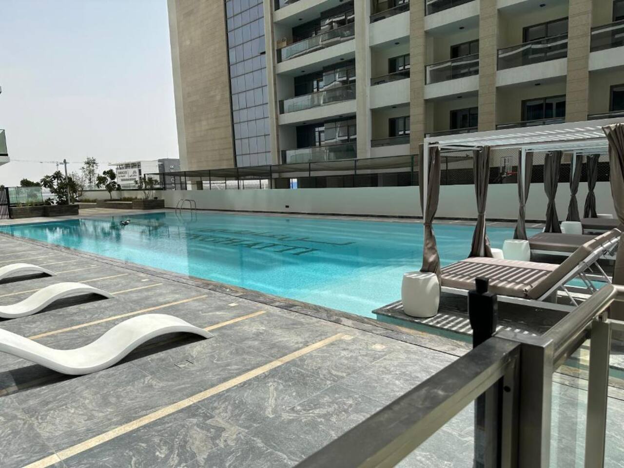 ASHRI HH Apartment in Binghatti Creek, Jaddaf