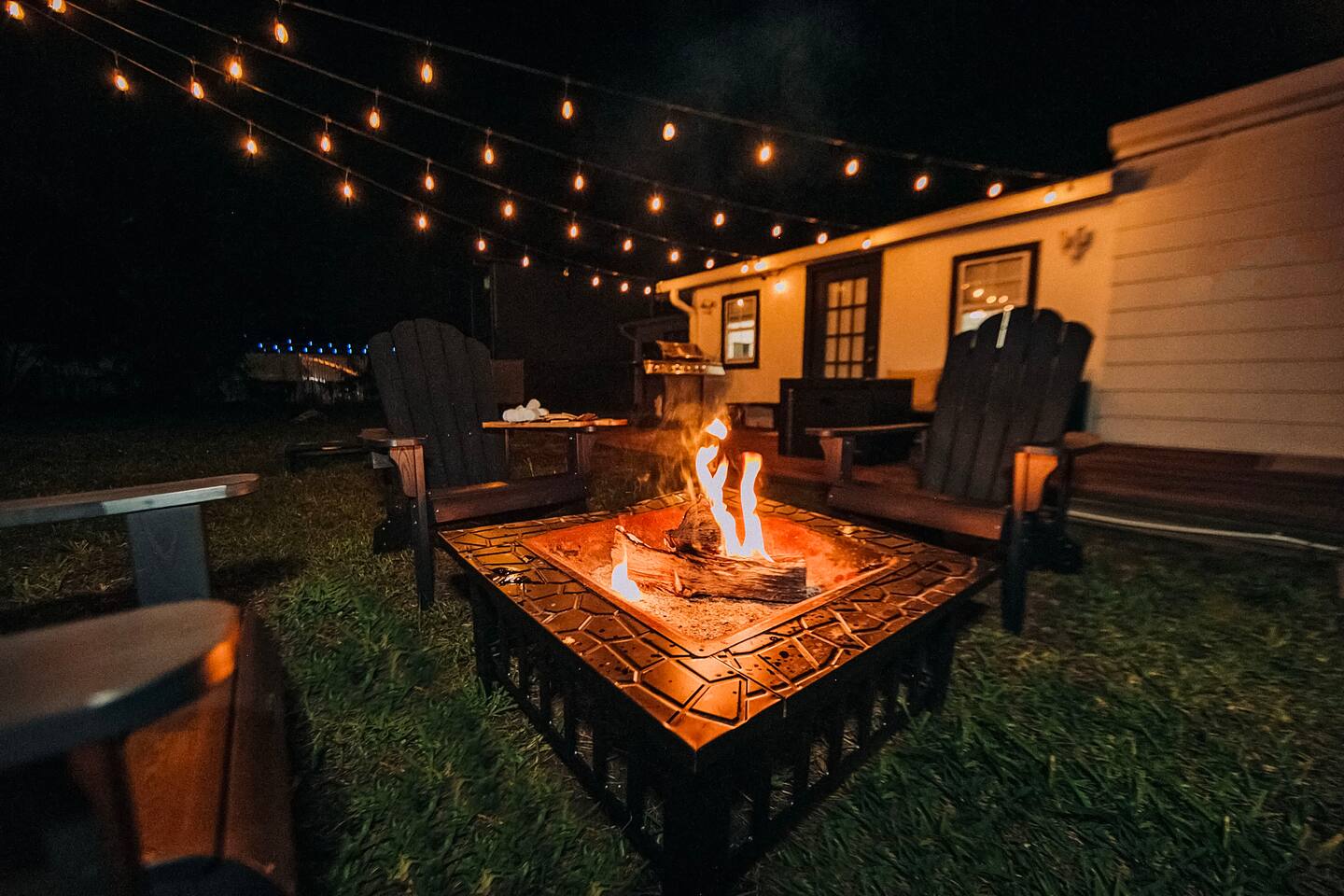 Oasis Over the Bridge of Lions