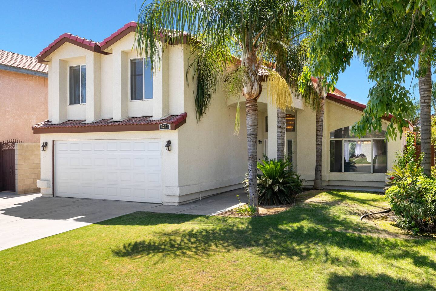 Cozy Modern Home in Bakersfield