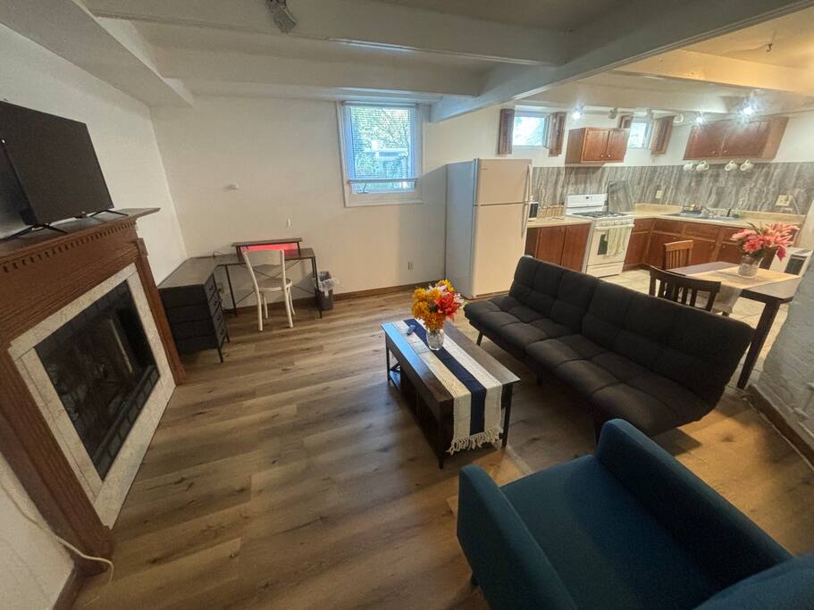 Charming lower-level suite close to ISU & downtown