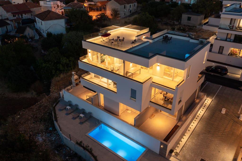 Sunset Waves Apartments