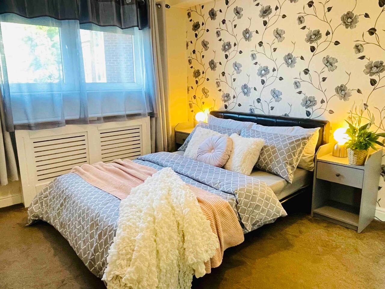 Free Parking, Cosy & Lovely 2 bedroom apartment