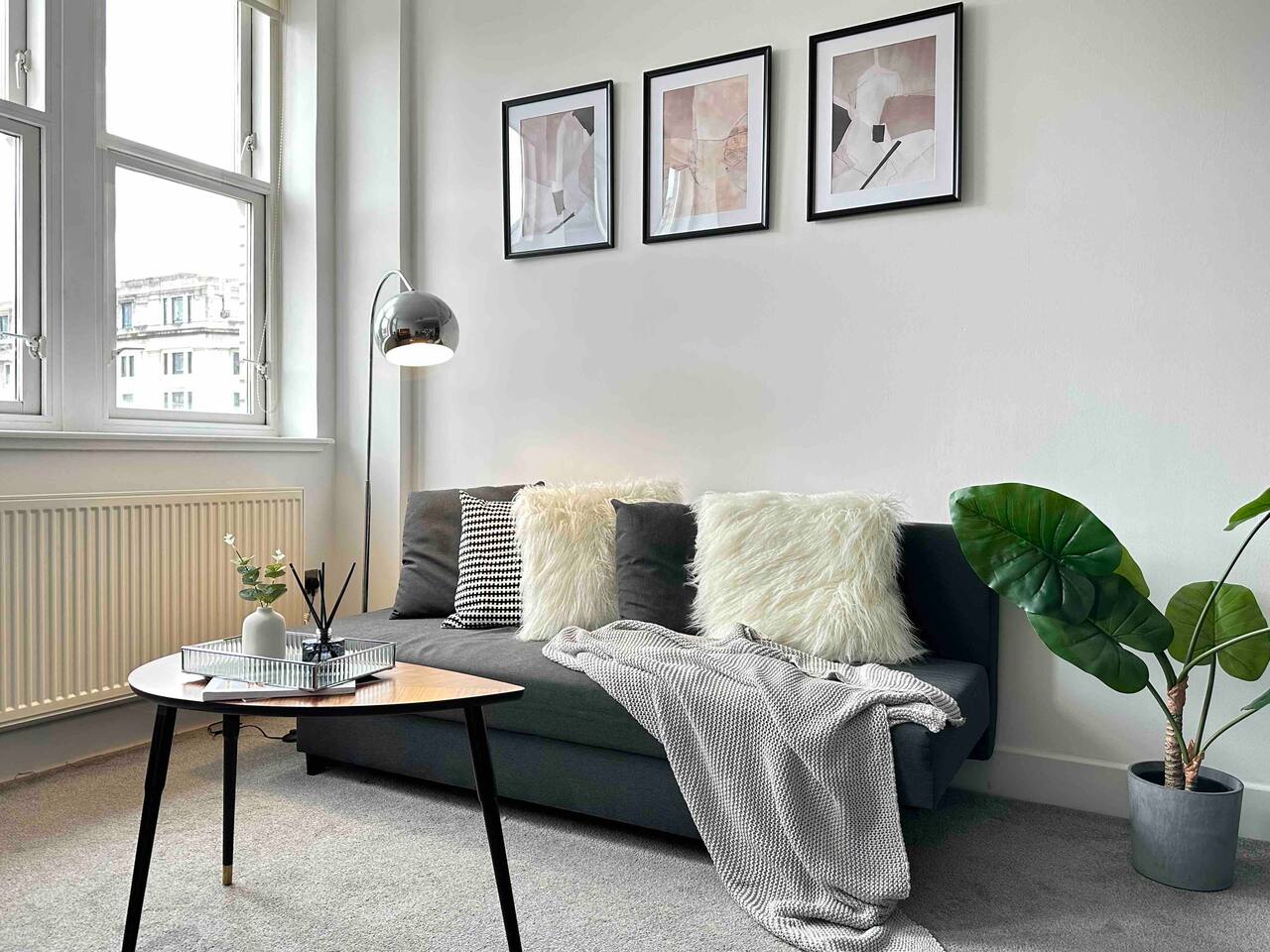 Chic 1-Bedroom Apt in Central Glasgow