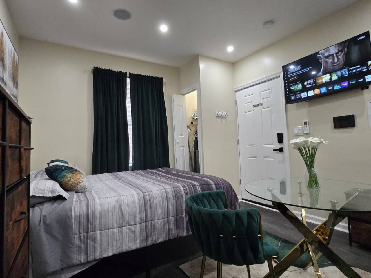 Lovely Darby Studio Apt-13mins from PHL Airport