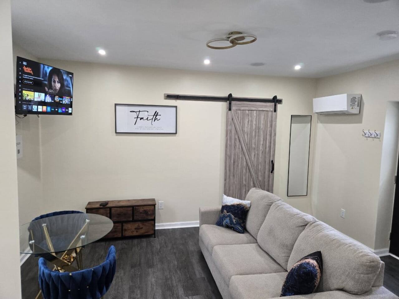 1BR Apt In Darby 13Mins to PHL Airport