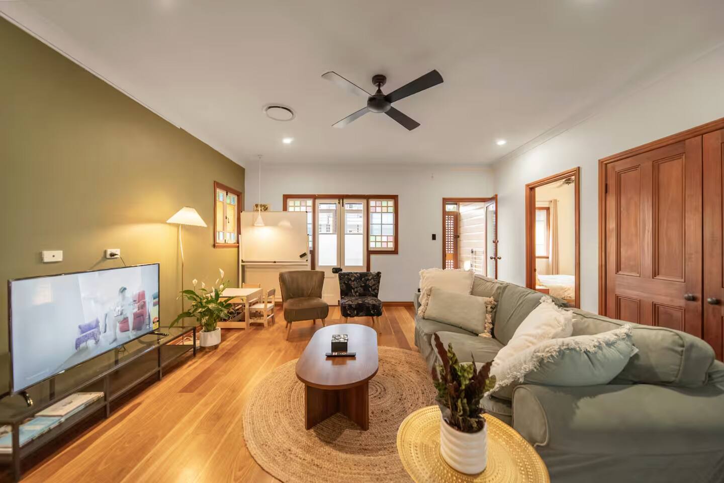 House of Fairy Wren -Charming Queenslander Cottage mins drive to Brisbane CBD and Gabba Stadium! - Holiday Home