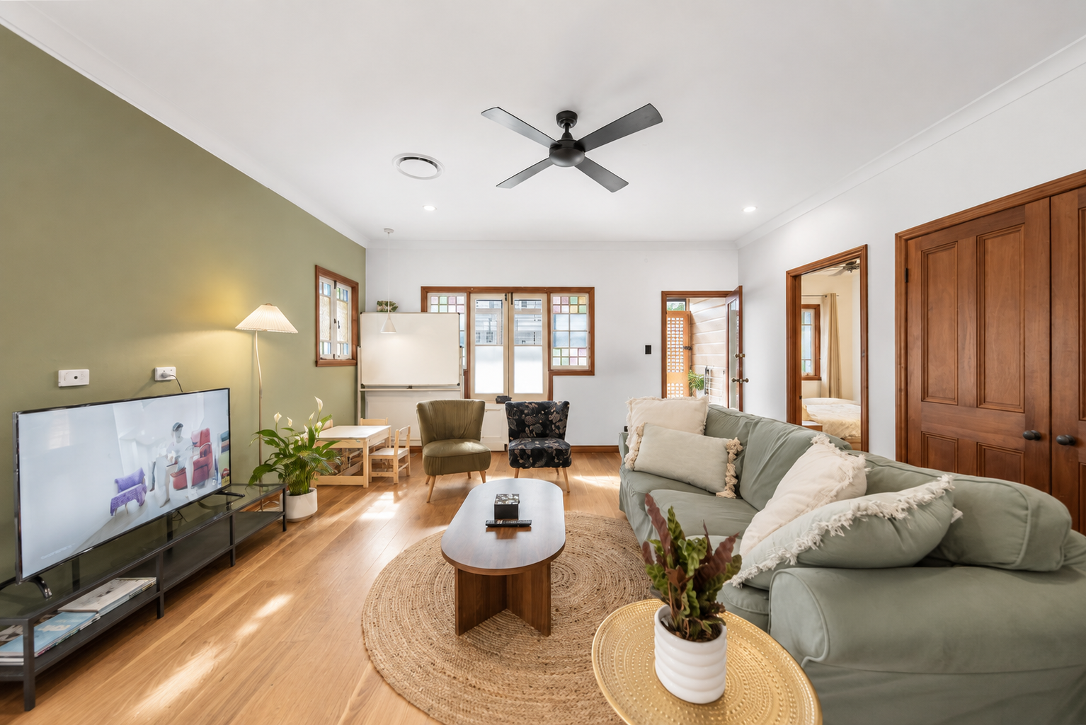 House of Fairy Wren -Charming Queenslander Cottage mins drive to Brisbane CBD and Gabba Stadium! - Holiday Home