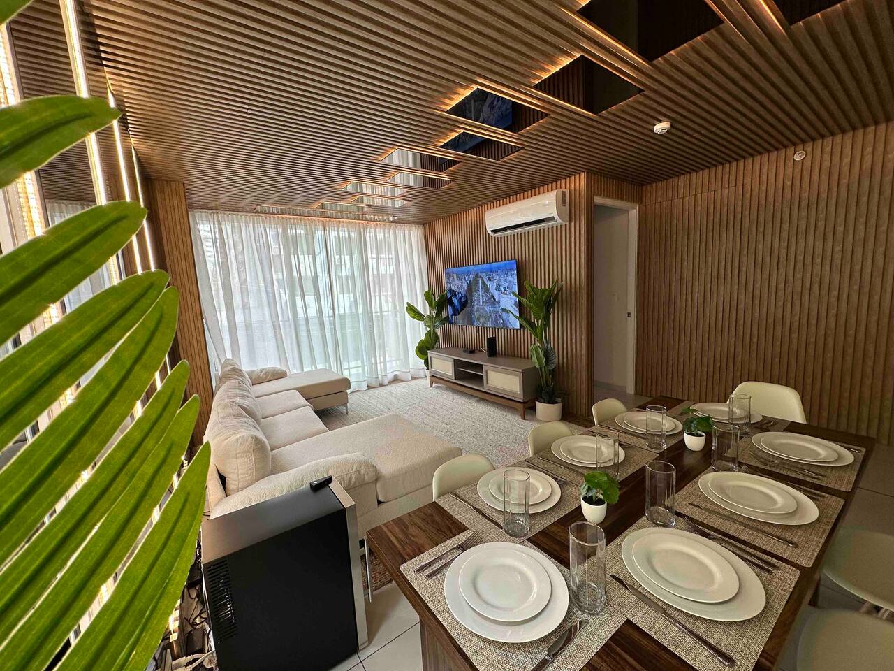 1A- Elegance & Elegance Includes Private Jacuzzi!