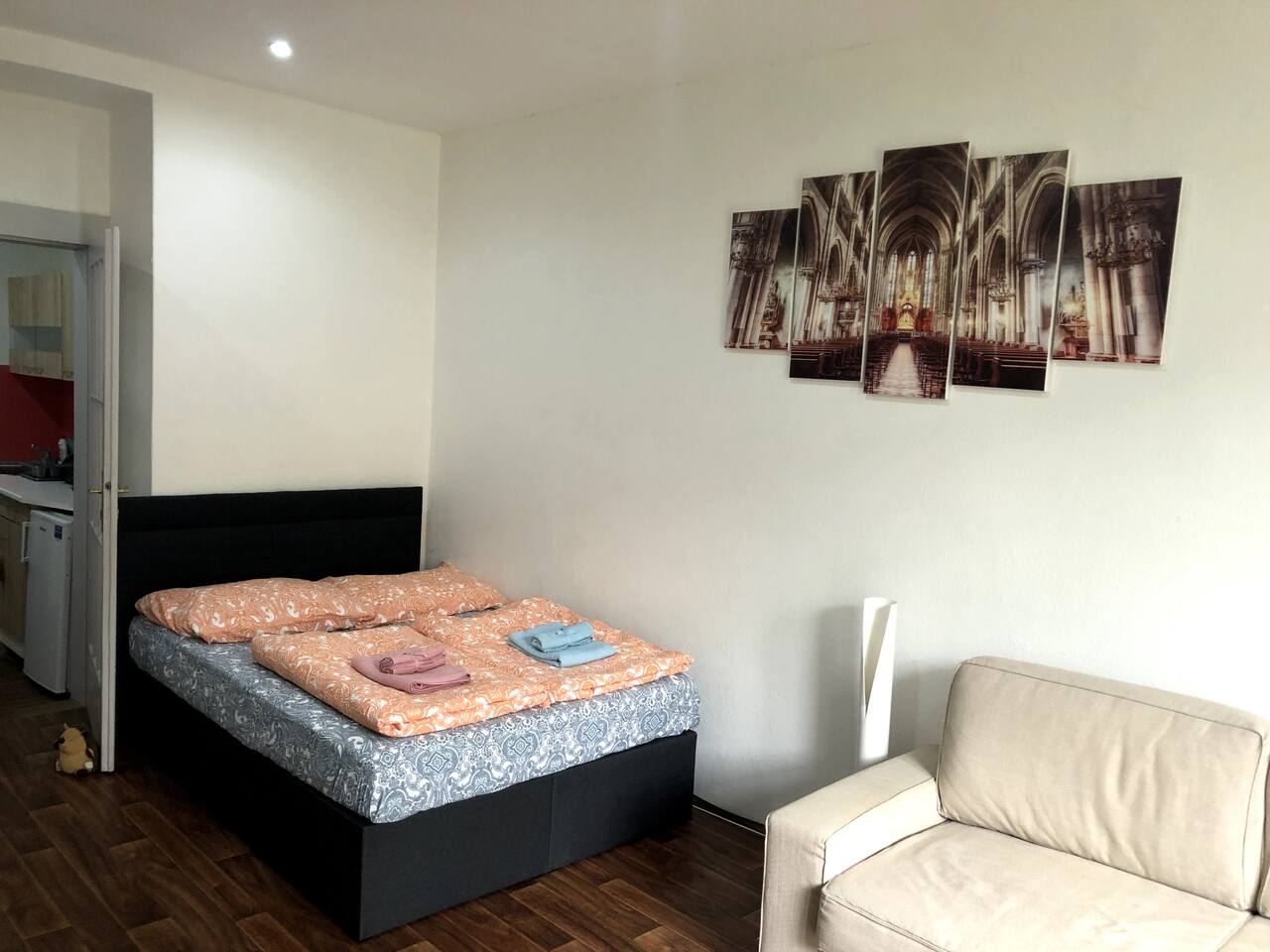 Pleasant apartment with terrace, 1 min. from metro