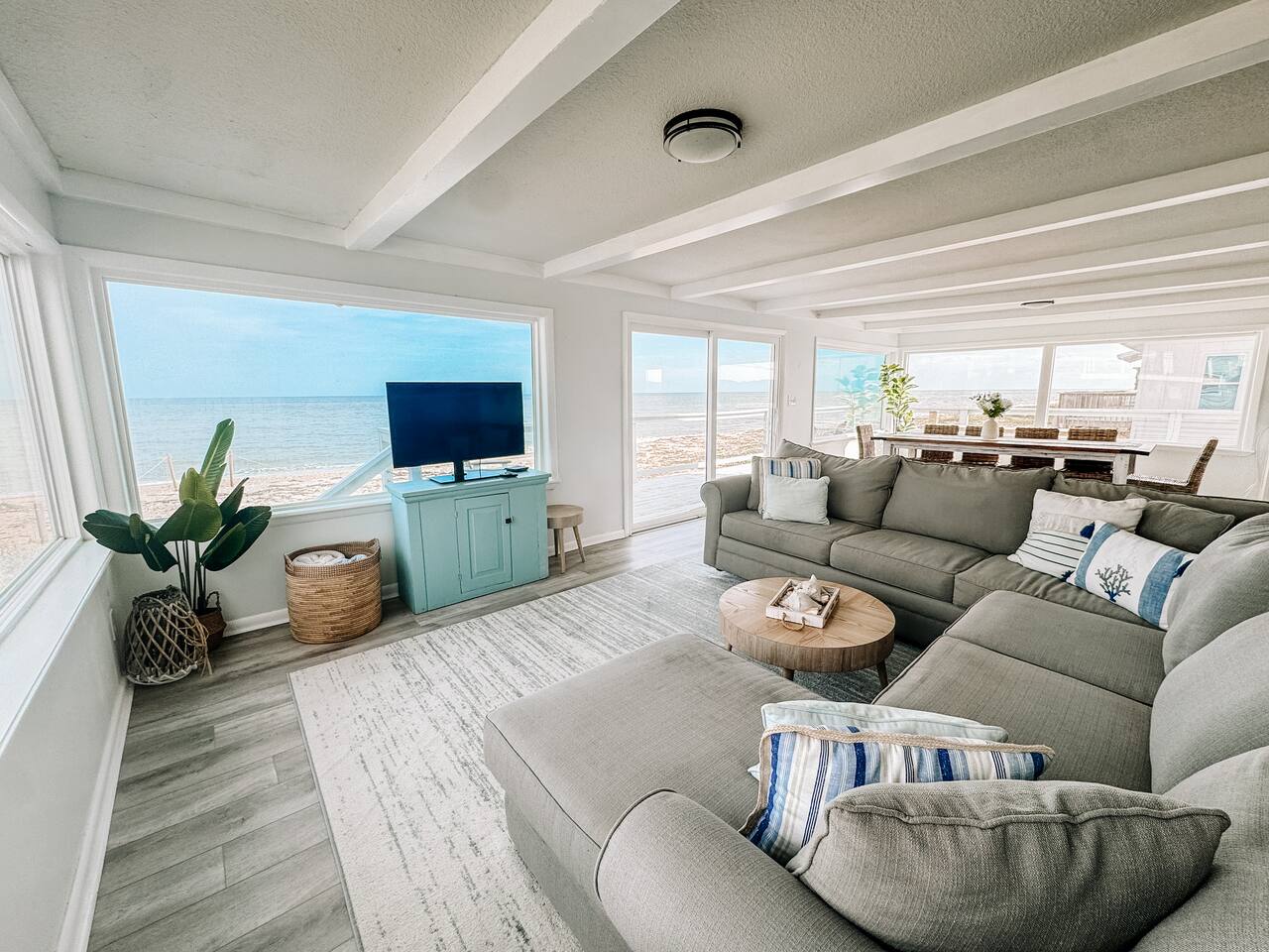 Amazing Views + Beachfront | Fire Pit + Hammocks