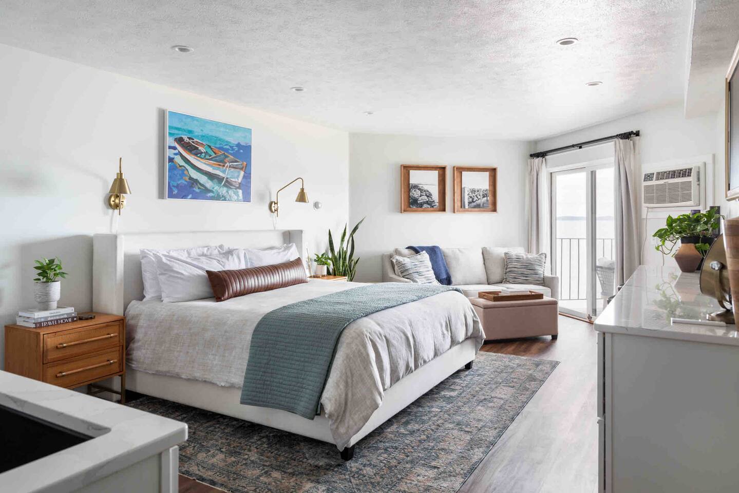 "A Room with a View",EastBay Waterfront with Pool