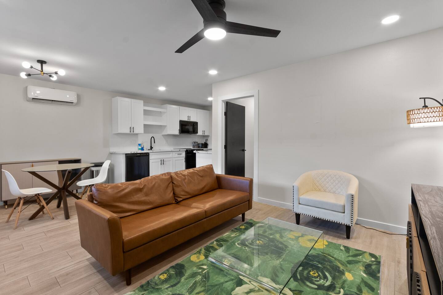 Comfort in Montrose | DT | Med Ctr | Galleria