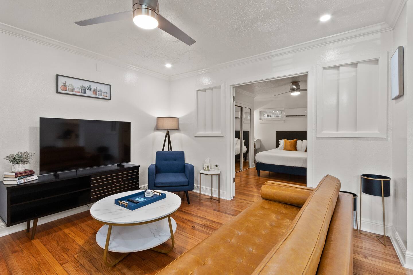 Chic Hideway in Montrose | DT, Med Ctr, River Oaks