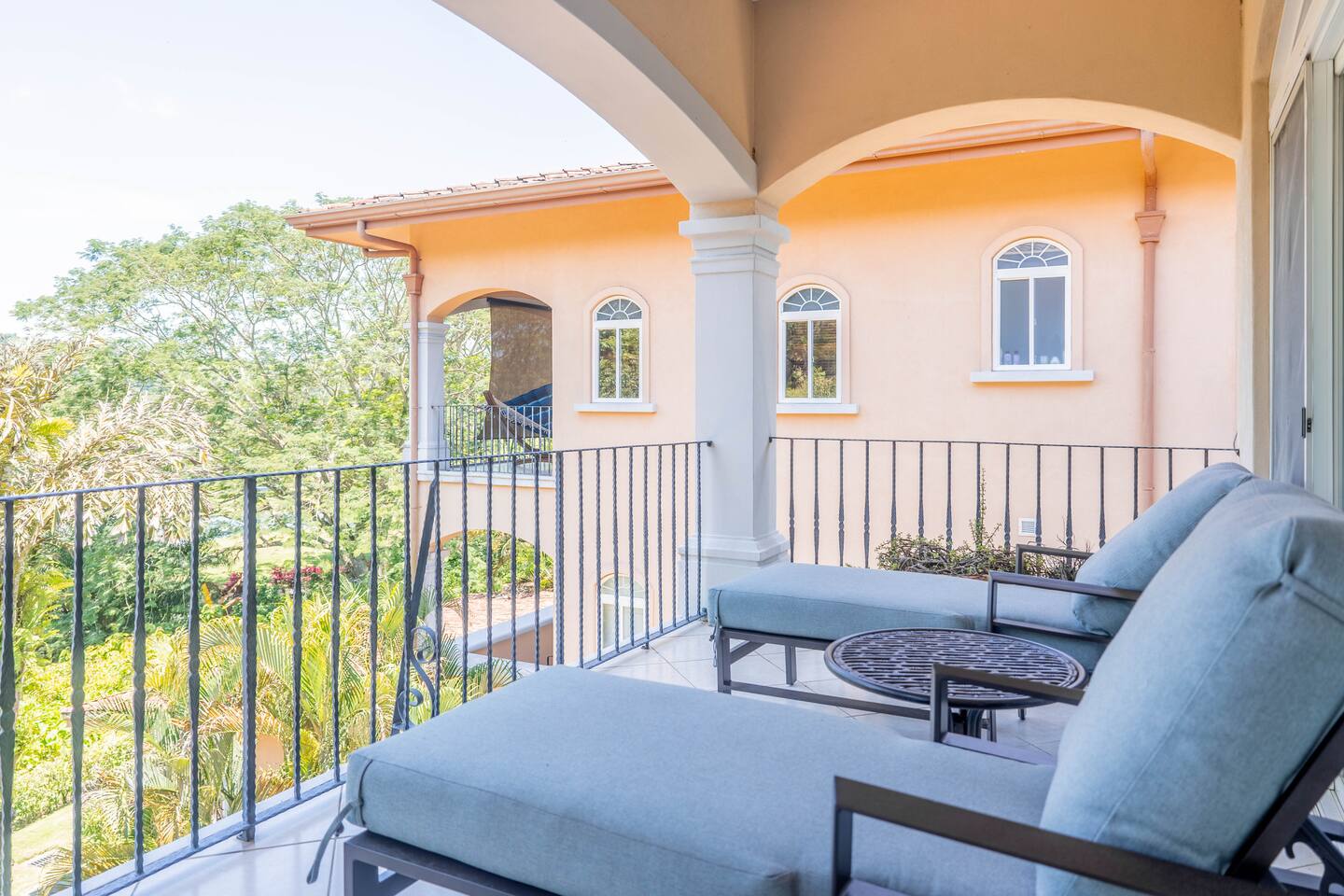 High-Ceiling Condo Nestled in Treetops @Los Sueños