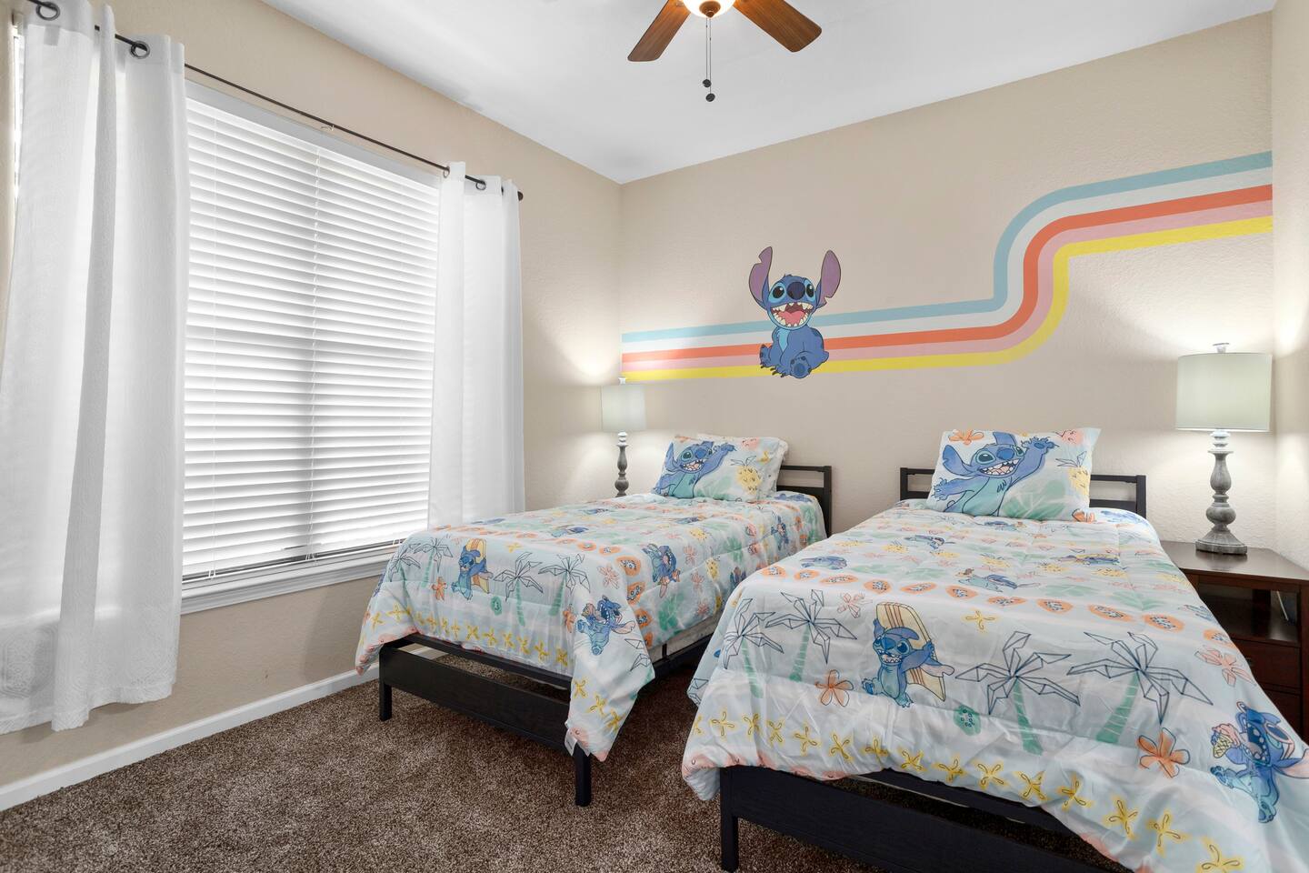 Resort Condo near Disney with Pool & Splash Pad!