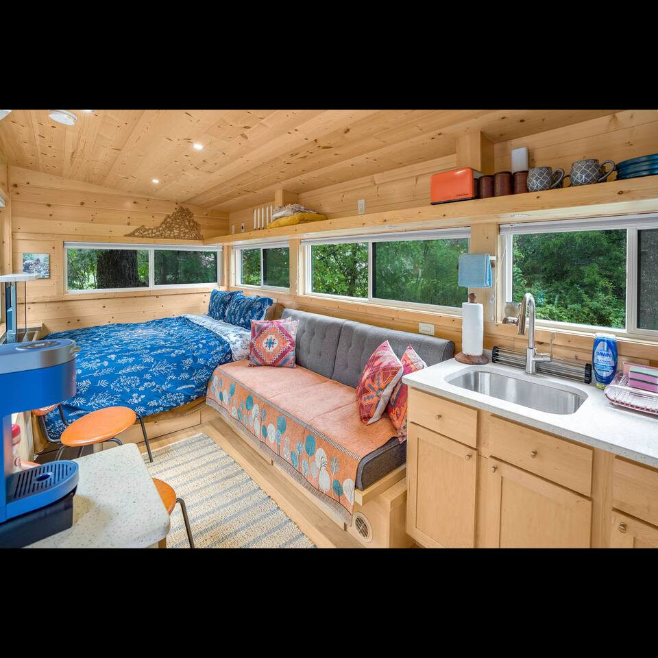 Serene Luxurious Cottage on the Brew Ridge Trail