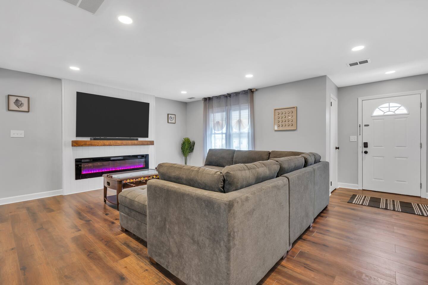 134 Blaine Unit #2 Upstairs