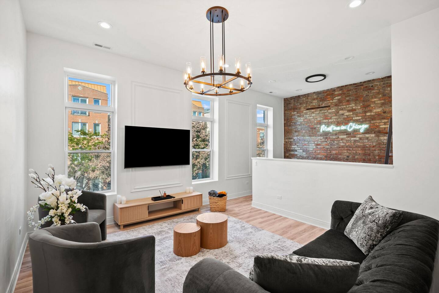 Chic Loft near United Center, UIC/IMD & Downtown - Apartment