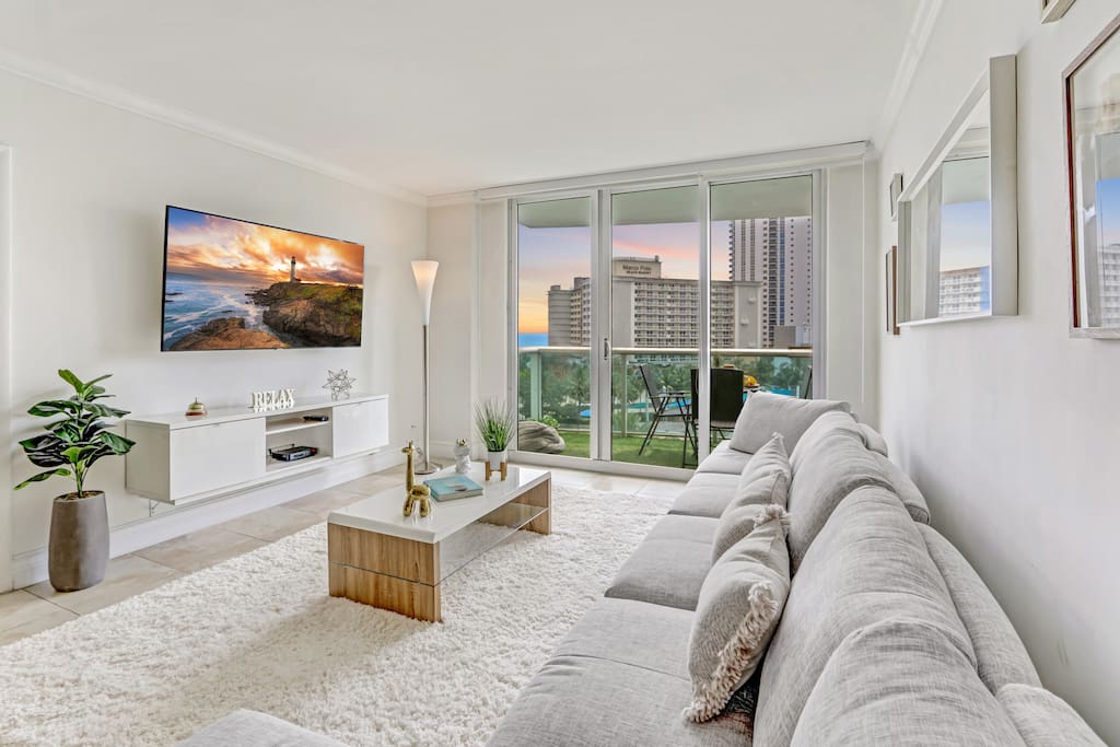 Amazing 2bed W/Gym facing the ocean - Sunny Isles