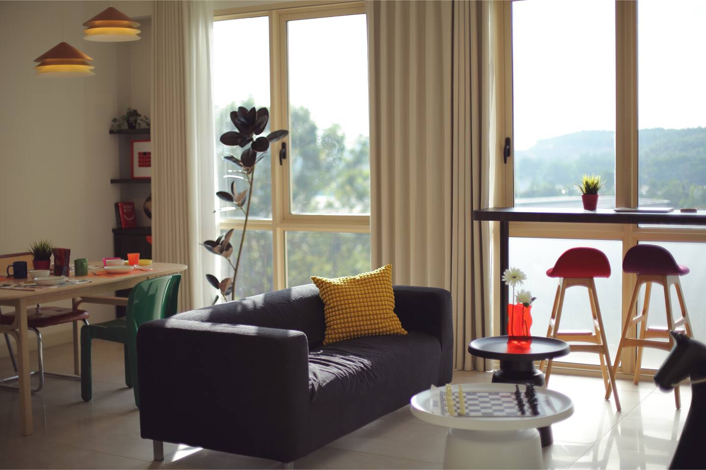 Afiniti 2BR Sunlit Designer - 3 Min To Legoland