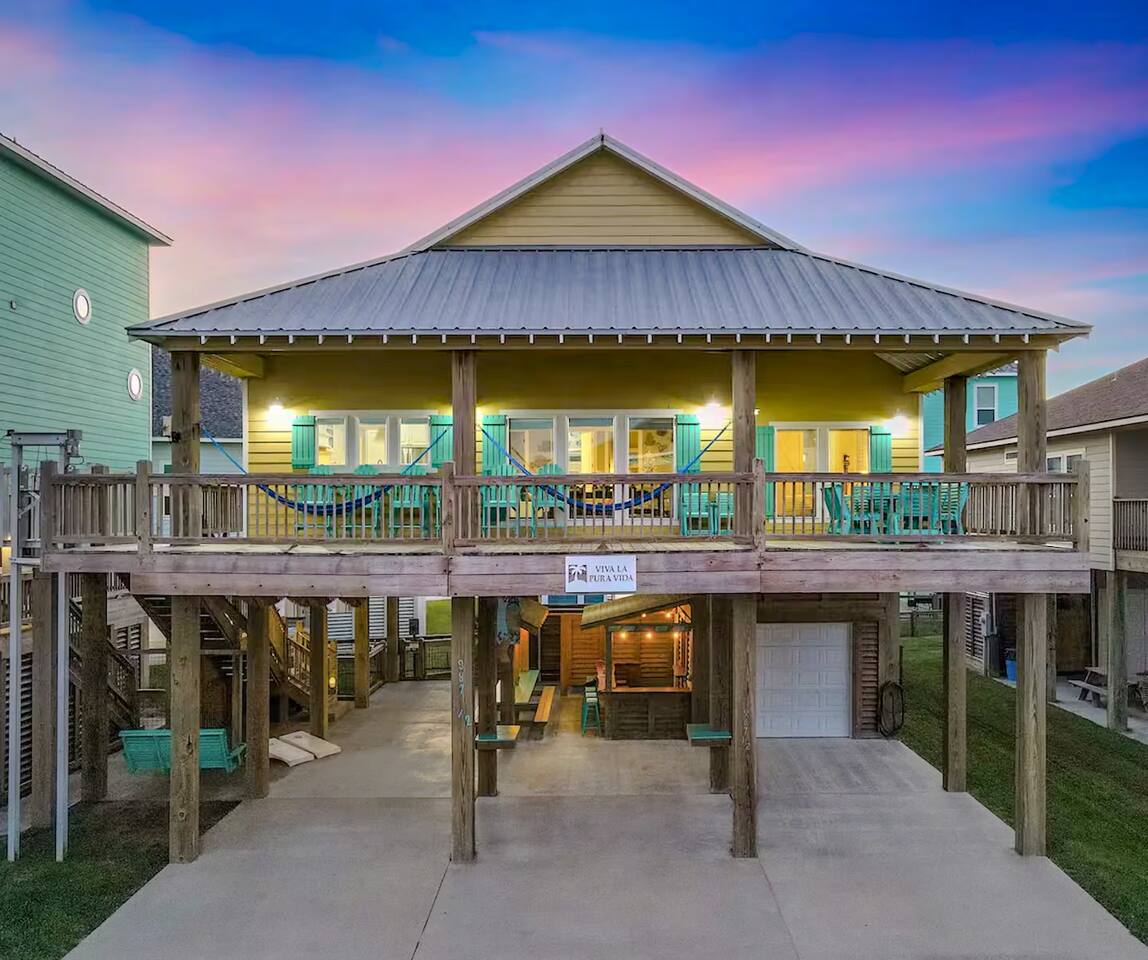 Hot Tub & Direct Beach Access: Walk, Drive or Cart