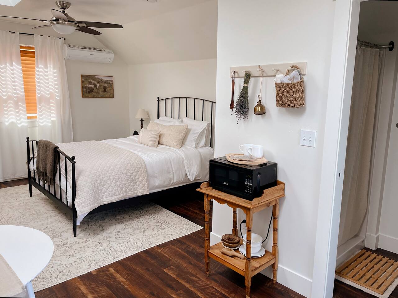 Cottages on 28th - Guest Suite (Gym + Sauna)