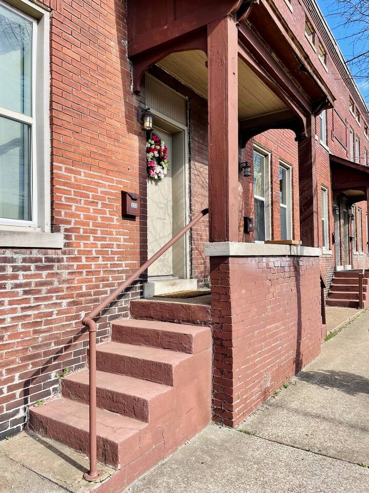 Casa Color | 2BD/1BA Townhome near Downtown