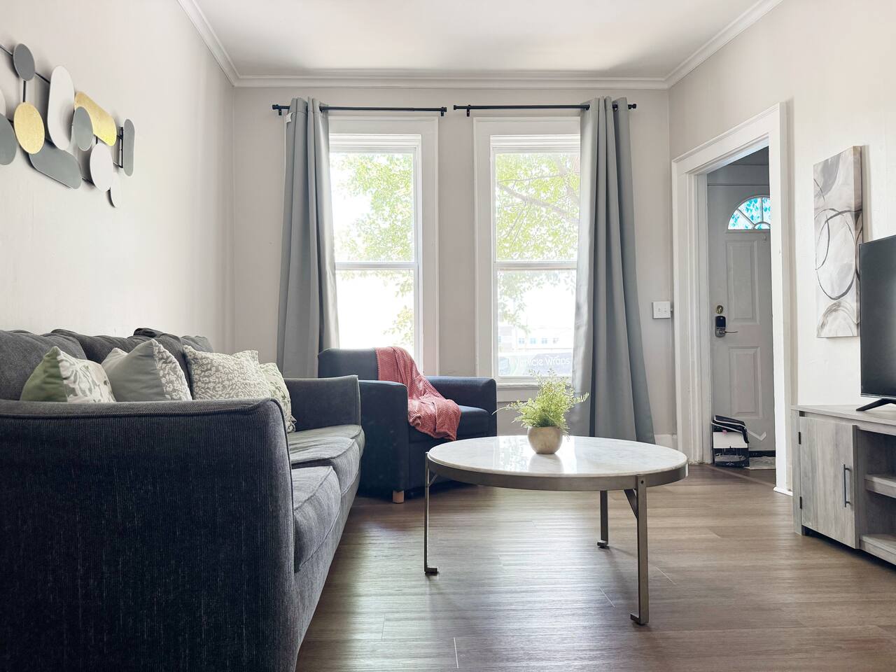 Casa Color | 2BD/1BA Townhome near Downtown photo 3