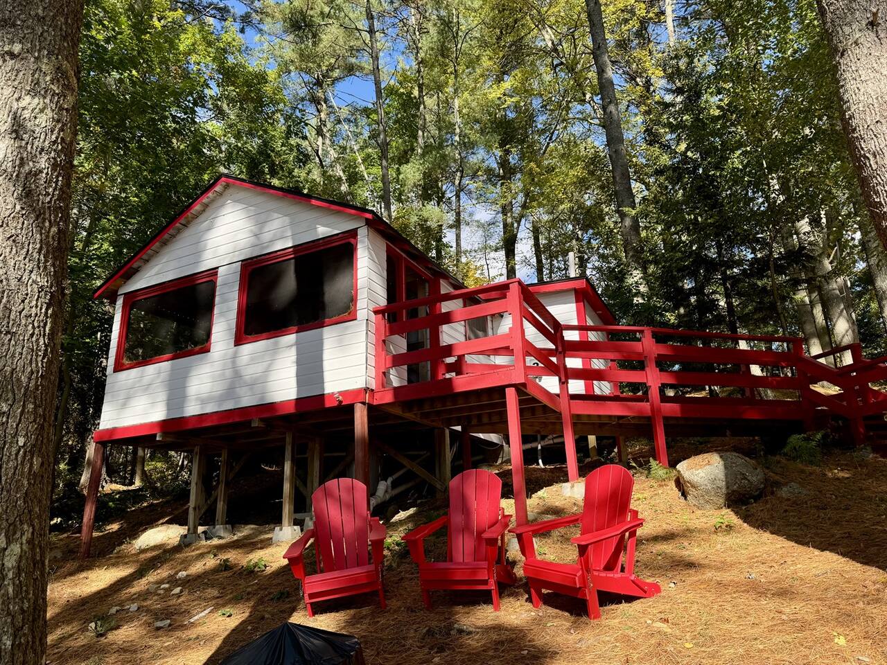 Lakefront Lobster Tiny Cabin @ Getogether Stays