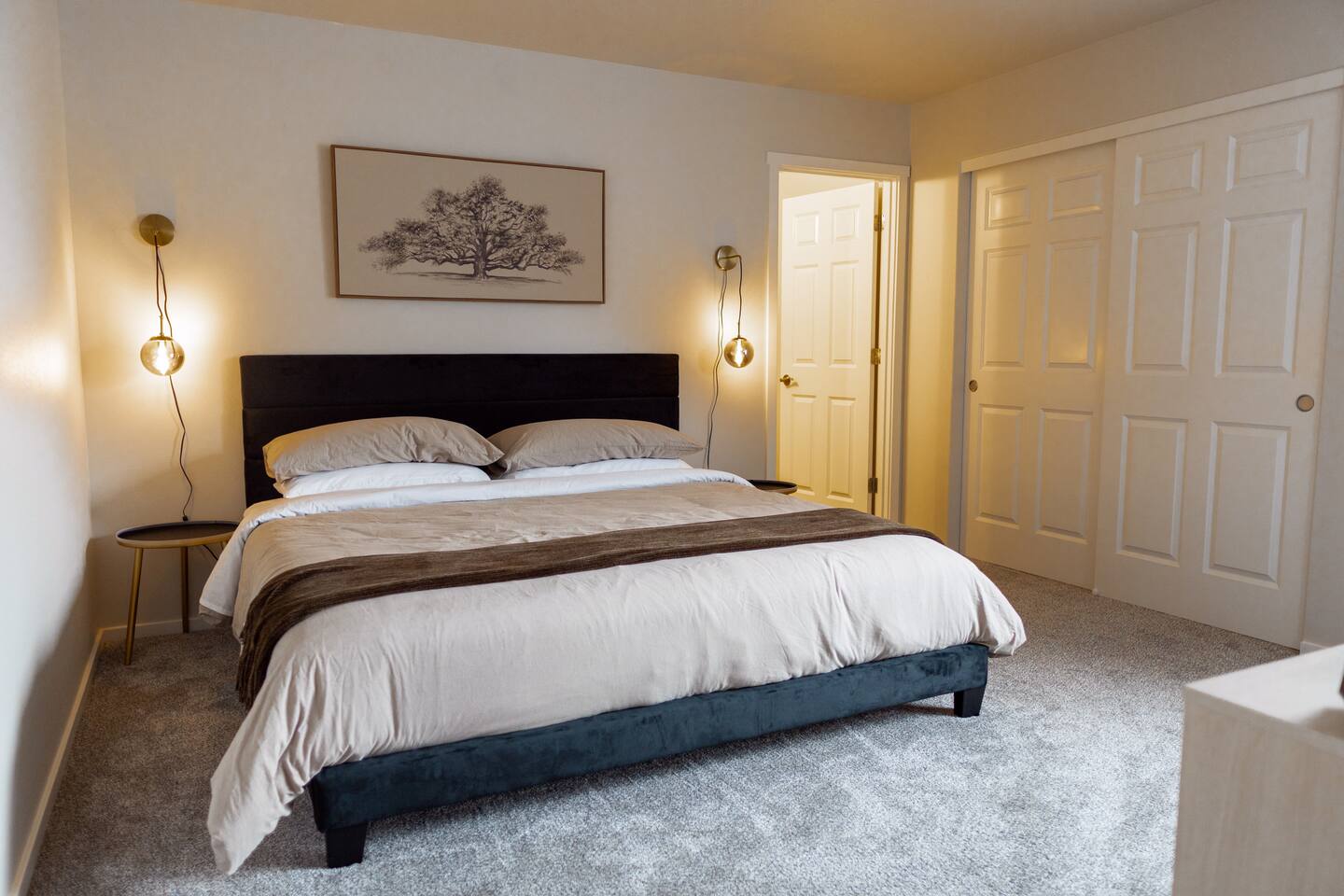 Large Pasco Retreat for Groups (Sleeps 7)