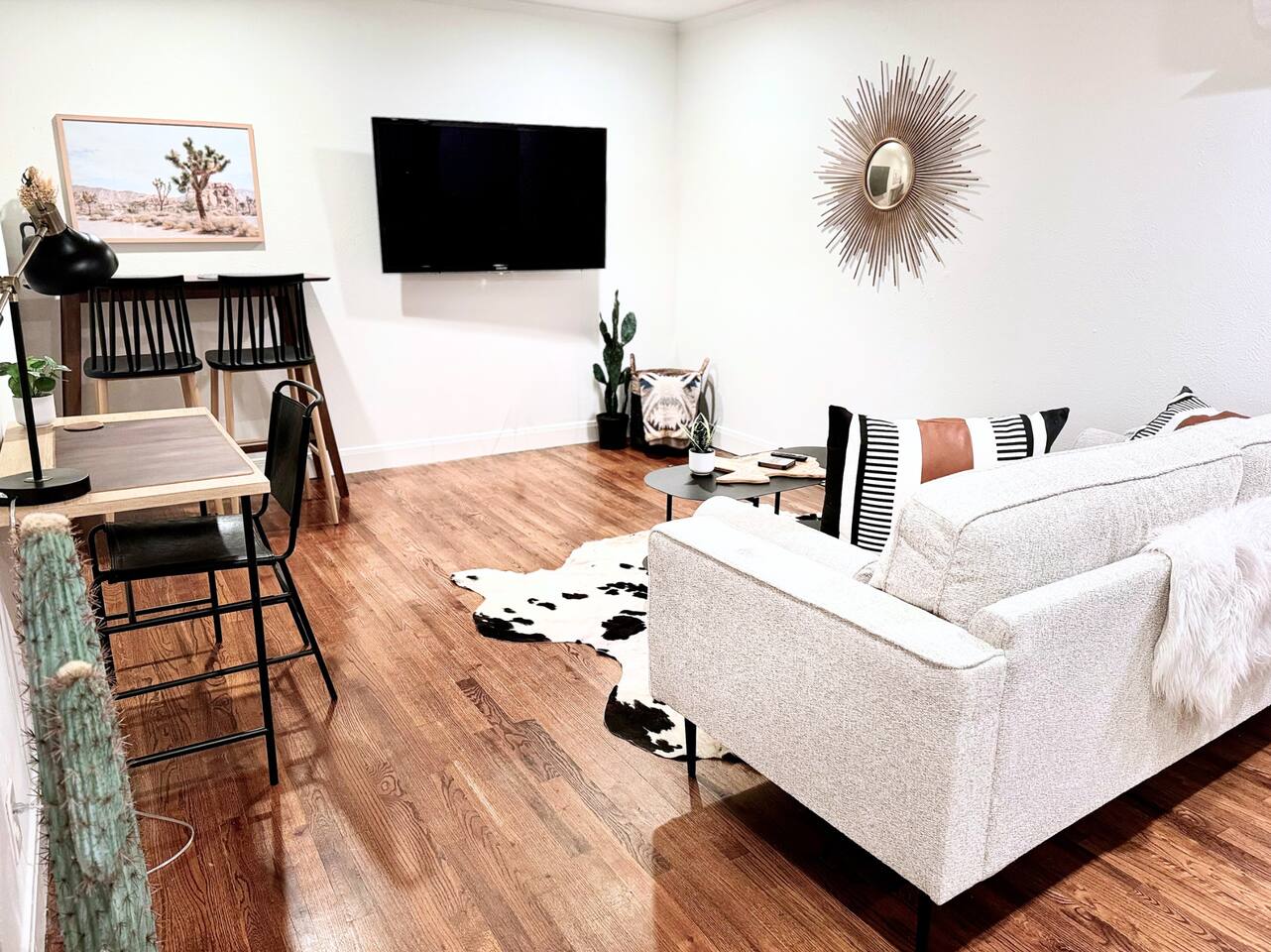 TCU Ranger6:King Bed! Walk to TCU/Mins to Hotspots