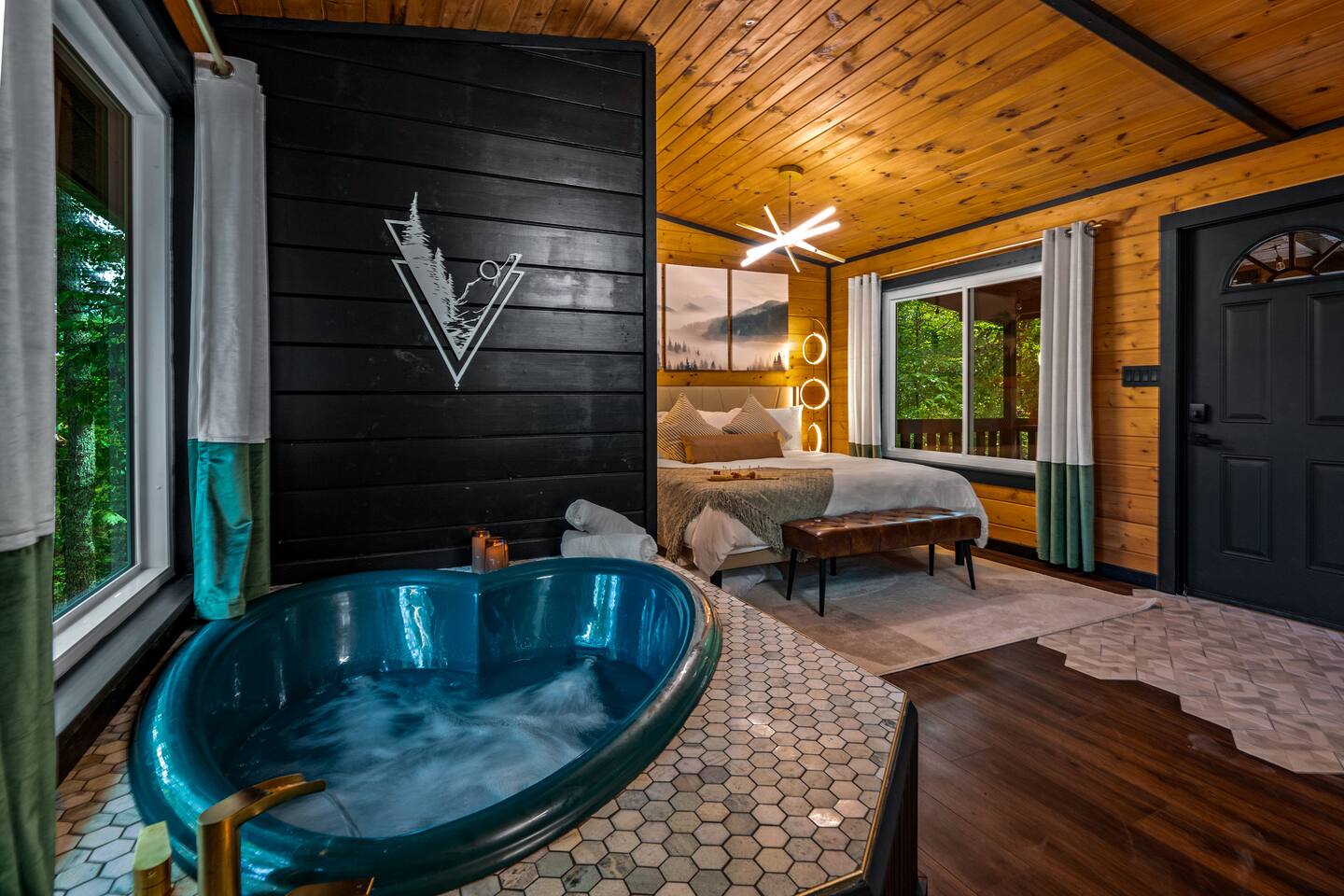 Enchanting Couples Escape! PrivateTheater + Hottub