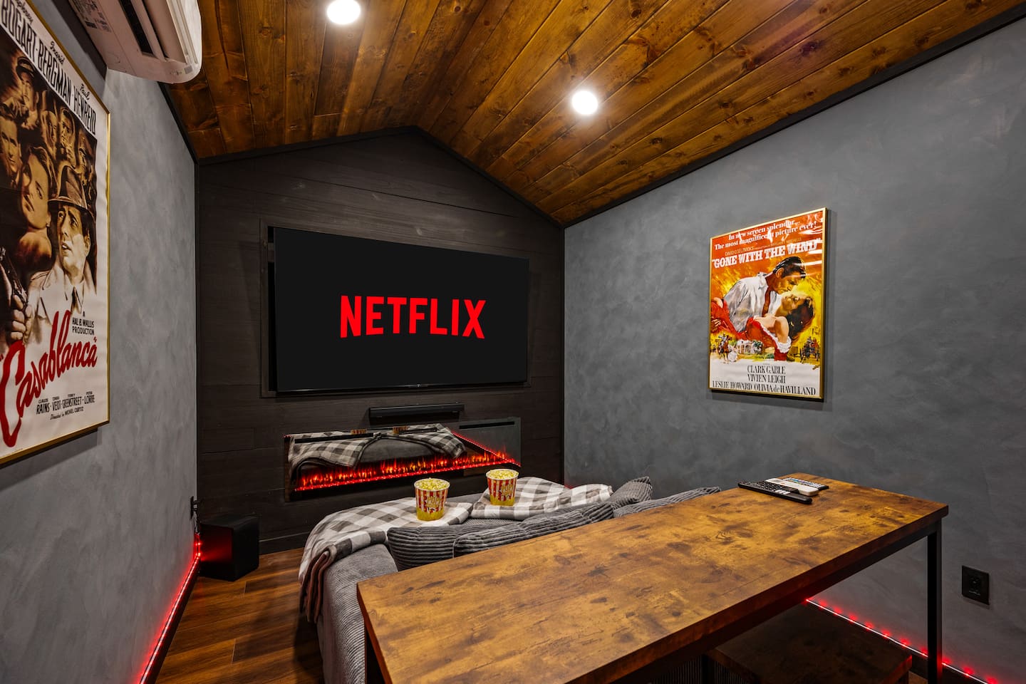 Romantic Couples Hideaway! PrivateTheater + Hottub