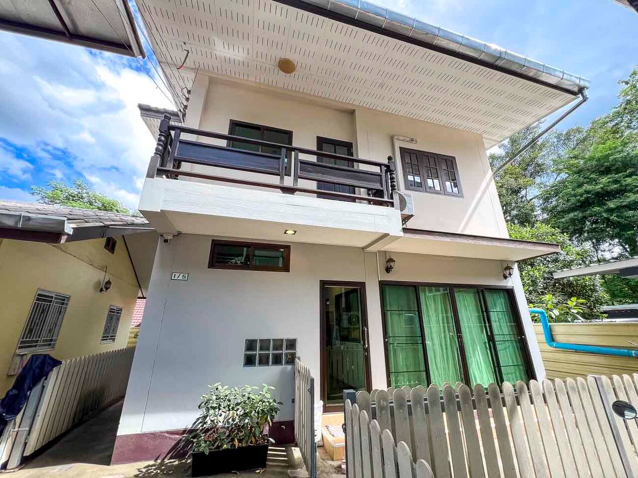 Cute House in Local Area, near CMU