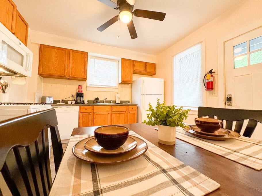 NEW - Mins to UVM - UVMHC - Downtown - Queen Bed