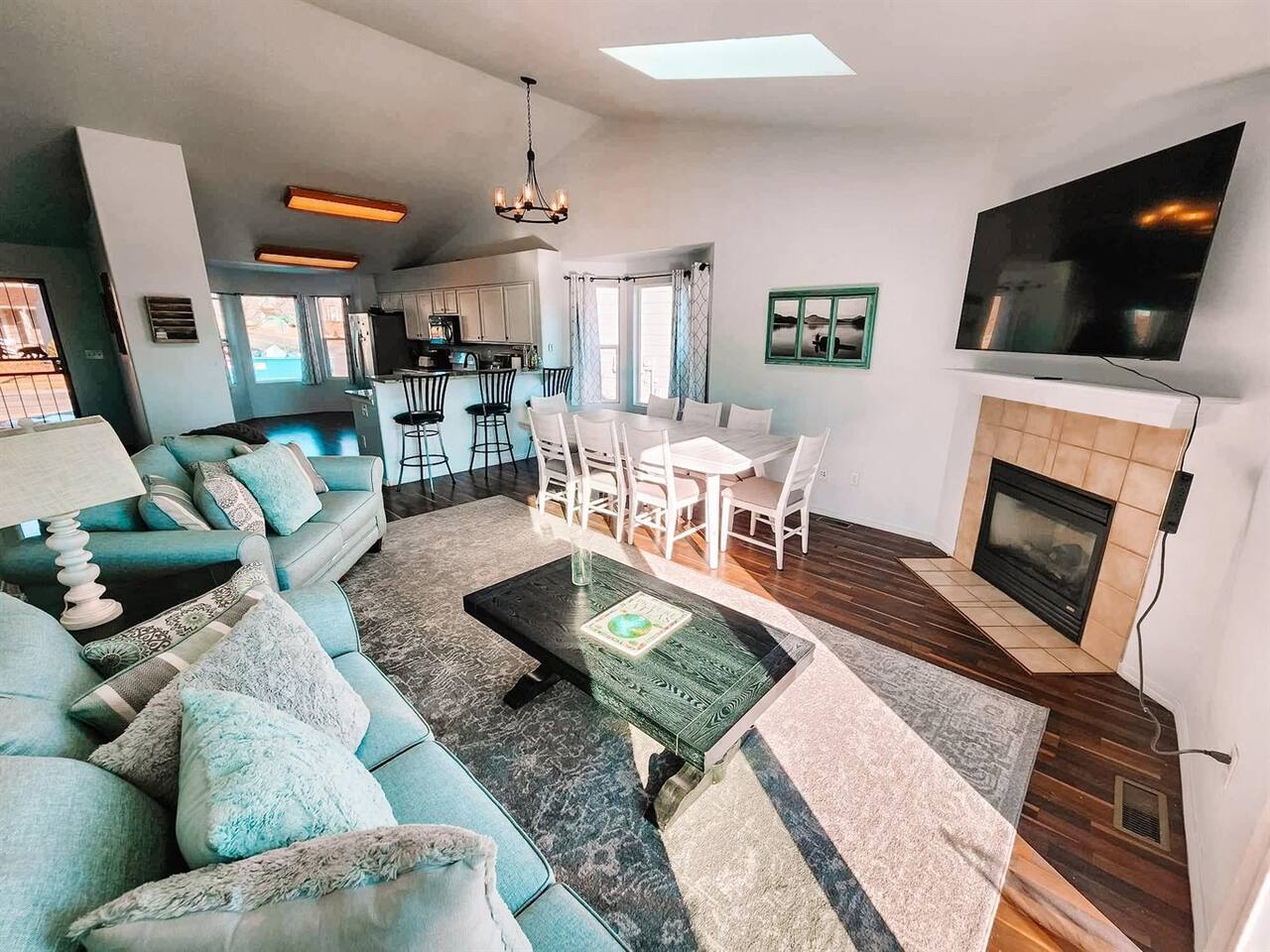 Pet Friendly/3 King Beds/Sleeps 14/Game room Near