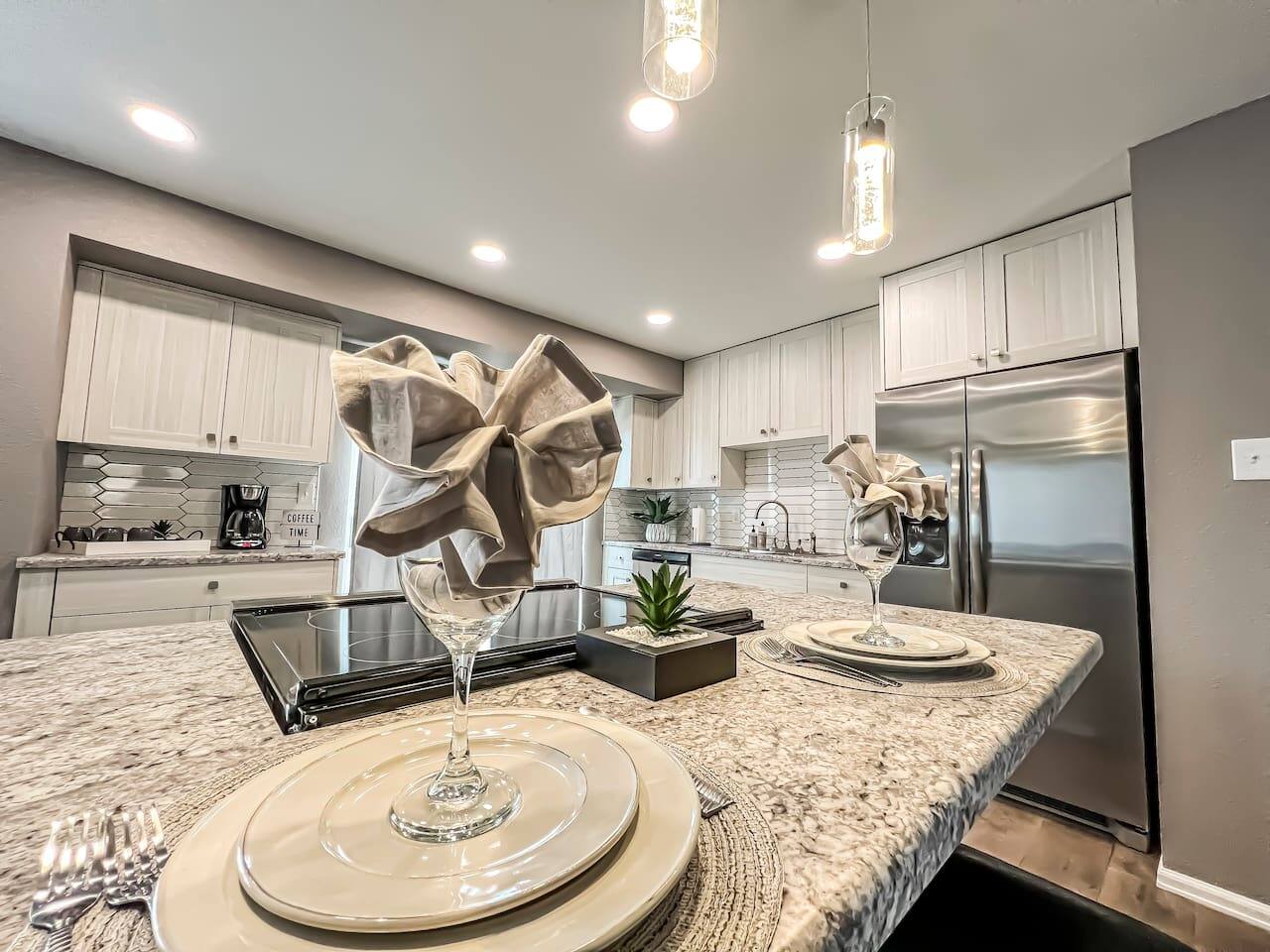 Pet Friendly Close to all Attractions. MTN Views!