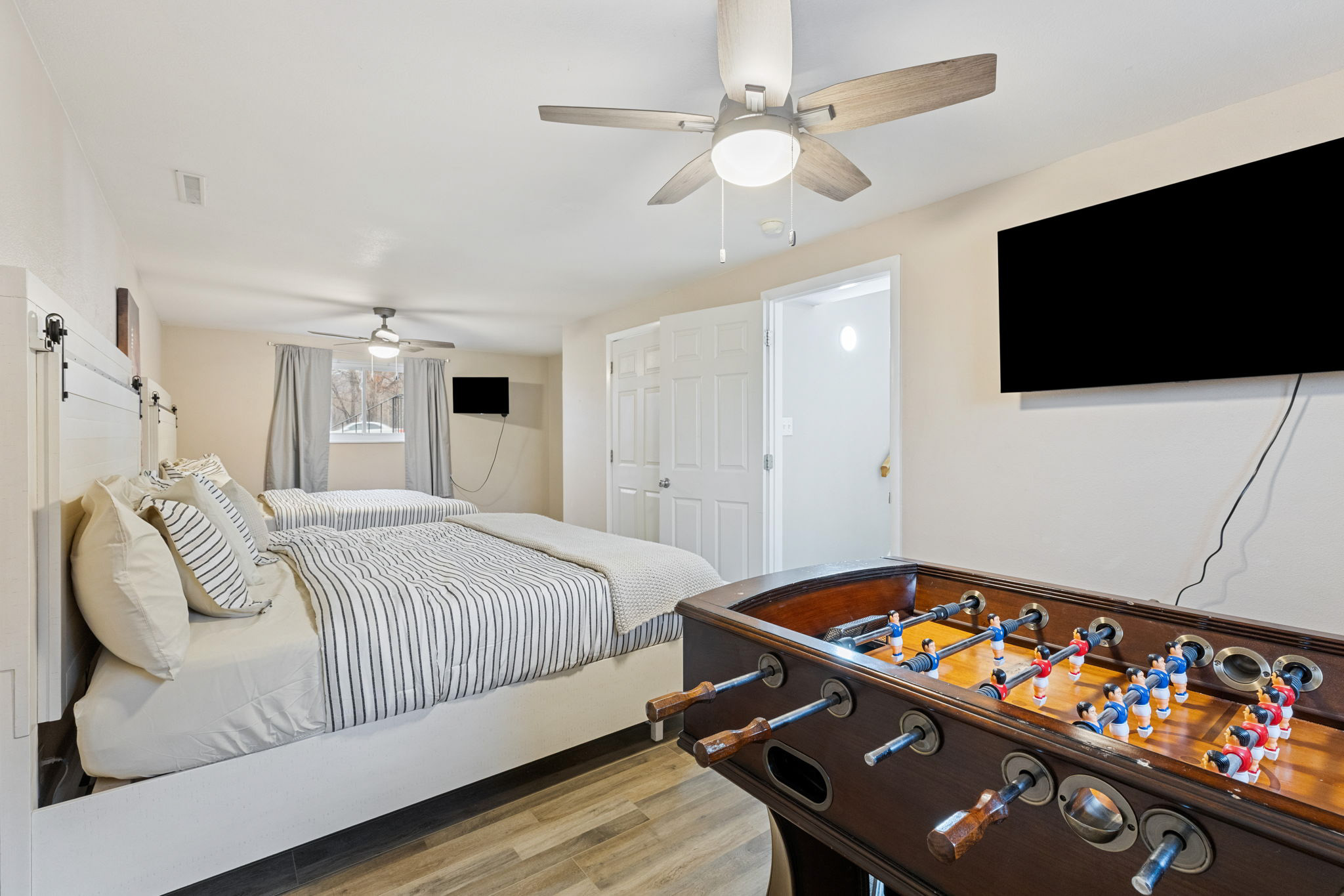 Pet Friendly/Near Garden of Gods/5 King Beds