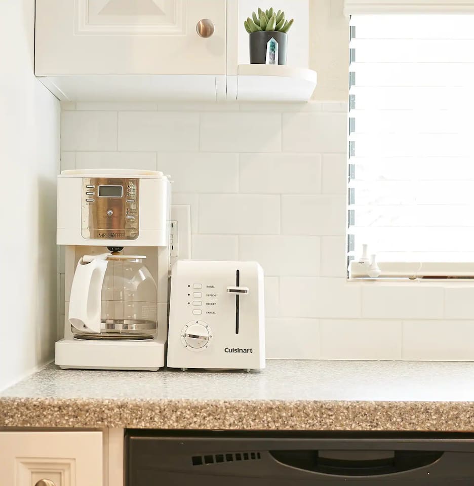 Stroll to Siesta Beach from Serene Condo + (bikes)