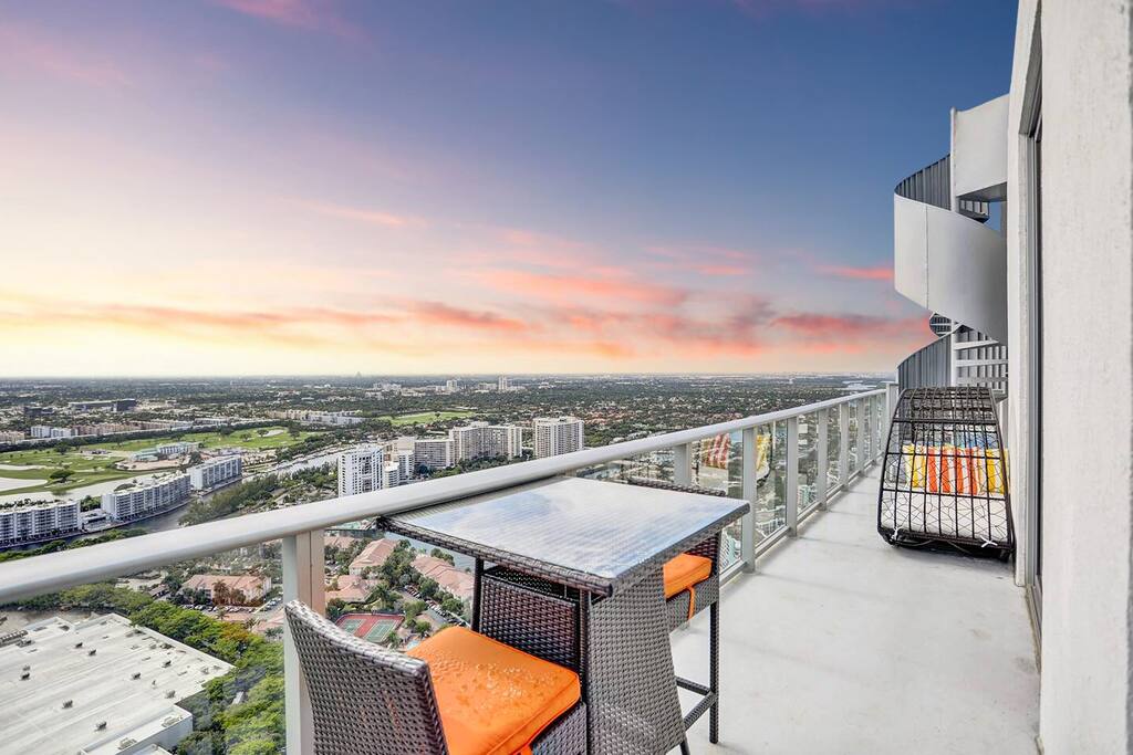 Ventur Penthouse | Skyline View | Terrace Access