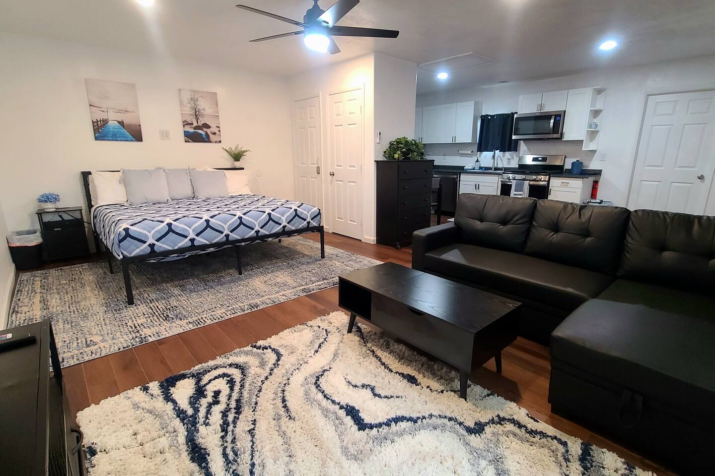 Cozy Sugarhouse Studio King Bed