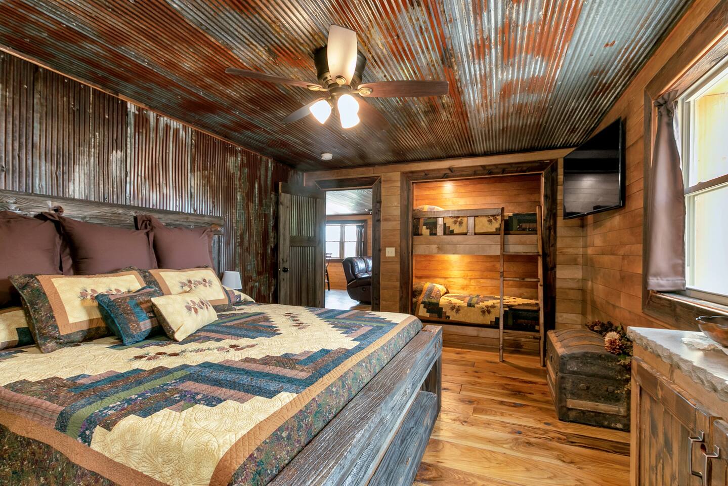 Traveler Suite | King beds!