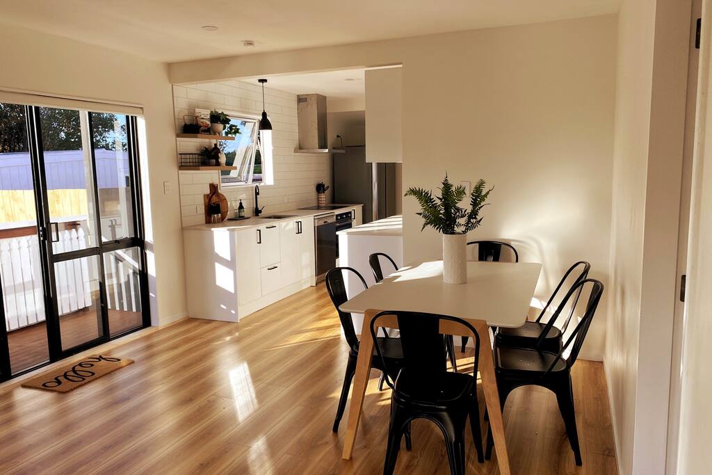 Waikanae Beach Abode: memories, family & relaxation..